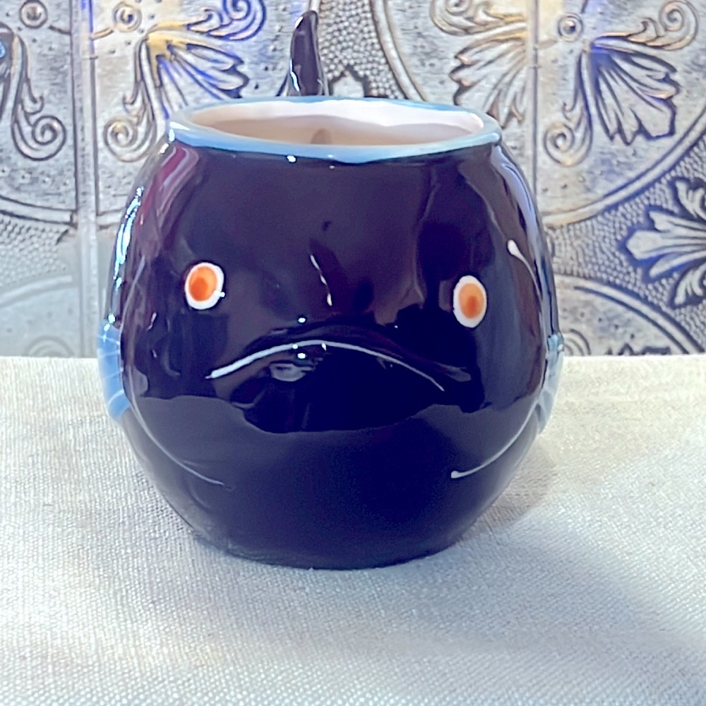 Boston Warehouse Oversized Blue Fish 3D Embossed Coffee Mug